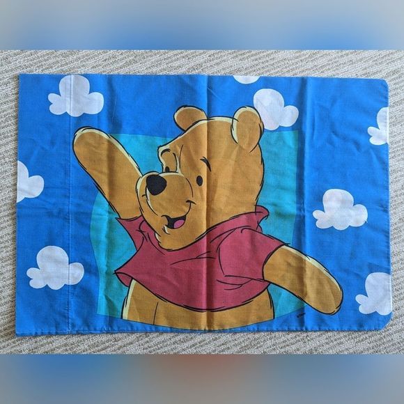 $5 in bundle - Vintage Disney Winnie The Pooh & Piglet Standard Pillow Case - Picture 1 of 3
